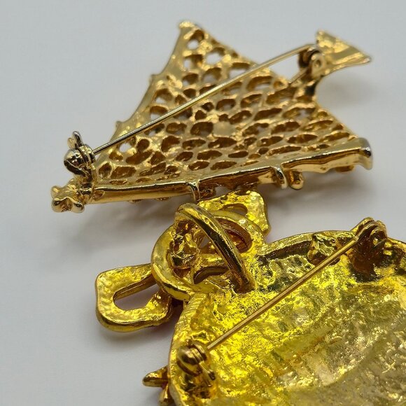 Christmas Brooch 2PC Set Gold Tone Red Enamel Holiday Festive Tree Ornament Snow - Picture 10 of 11